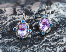 Load image into Gallery viewer, Kunzite earrings in 14k solid gold. Natural Kunzite, tanzanite and diamonds earrings. Vintage earrings. Lavender/pink gemstone earrings.