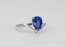 Load image into Gallery viewer, 14k gold ring with pear 1 ct sapphire. Blue gemstone ring. September birthstone ring. Genuine sapphire ring. Vintage engagement ring.