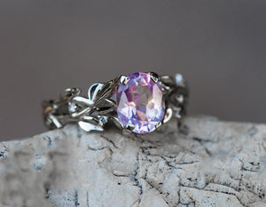 Kunzite, diamonds gold ring. Lavender Pink Kunzite ring. Tender promise ring for her. Alternative engagement ring. Floral ring. Leaves ring