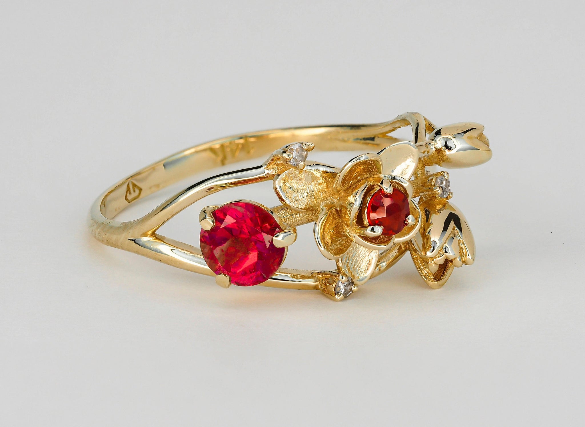 Ruby Ring 1.31 Ct. 18K Yellow Gold | The Natural Ruby Company