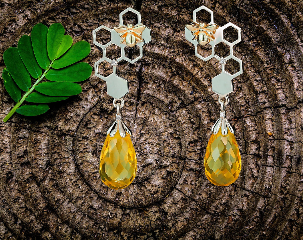 Queen Bee on honeycomb 14k solid gold earrings studs with citrines briolettes. Beehive and Bee Earrings for Women. November Birthstone