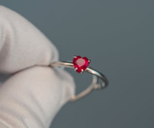 Ruby ring. Heart ruby ring. Solid 14k gold ruby Ring. Dainty ring. Valentine gift for her. Love heart ring. Valentine's Day Jewelry Sale