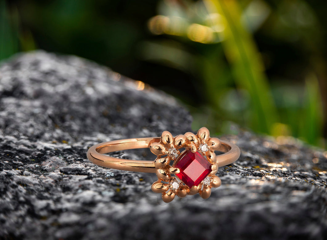 Princess Cut Ruby Ring in 14K Yellow Gold. Dainty Ring. Princess Ruby with Diamonds. Minimal Ring. Ruby Engagement Ring. July ruby ring
